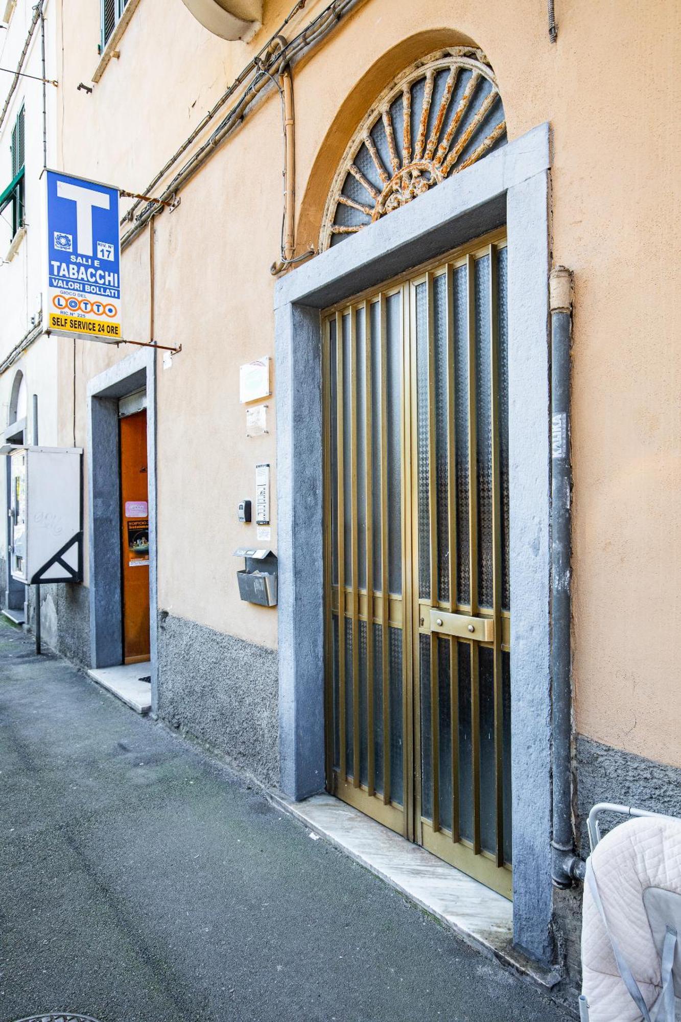Апартаменты Elegante Dimora La Spezia-Free Parking Экстерьер фото